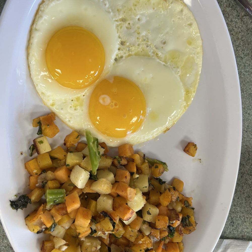 One morning I had eggs with a vegetable has. One morning I had eggs with a vegetable has.