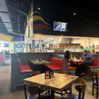 Mellow Mushroom Brandon - Interior - Pizza Near Me - Brandon, Florida
