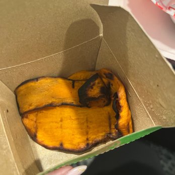 Nando's Peri-Peri - $5 sweet potatoes this was horrible and gave me 3 slices - Chicken Shop Near Me - OakPark, Illinois