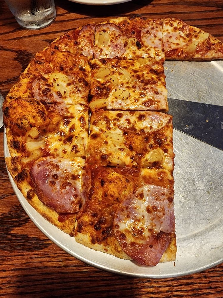 BOSS PIZZA & CHICKEN Updated October 2024 215 S Main St, Tea, South