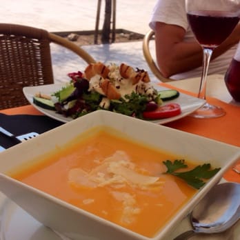 Ribera - Buenísima la crema de calabaza con parmigiano! Ligero y con mucho sabor. - Mediterranean Near Me - Sitges, B