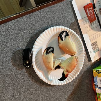 George Stone Crab - Example of random size. - Seafood Markets Near Me - Miami, Florida