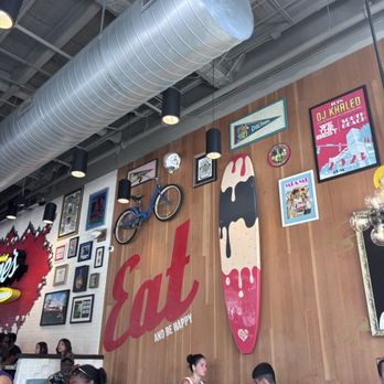 Raising Cane's Chicken Fingers - Fast Food Near Me - Miami Beach, Florida