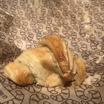 Cheddar's Scratch Kitchen - Honey Butter Croissants - American Near Me - Houston, Texas