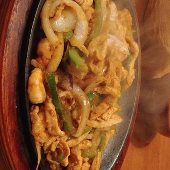 El Azteca Mexican Restaurant - Chicken & Shrimp Fajitas - Mexican Near Me - Norfolk, Virginia El Azteca Mexican Restaurant - Chicken & Shrimp Fajitas - Mexican Near Me - Norfolk, Virginia