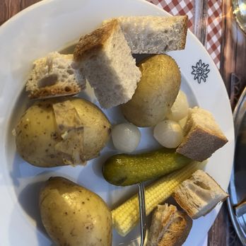 Swiss Chuchi - Extra dippers - Fondue Near Me - Zürich, ZH Swiss Chuchi - Extra dippers - Fondue Near Me - Zürich, ZH