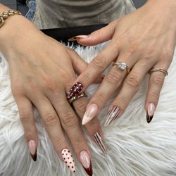 Acryliq Nails