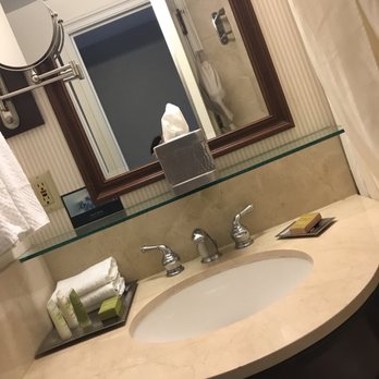 Hilton Milwaukee - Hotels Near Me - Milwaukee, Wisconsin Hilton Milwaukee - Hotels Near Me - Milwaukee, Wisconsin