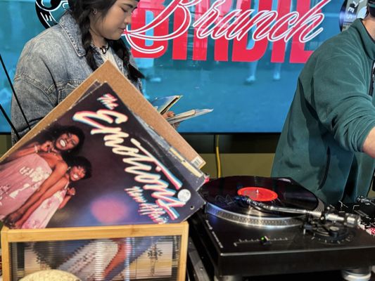 Birdies & Lattes by null