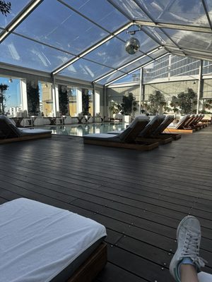 Mondrian Los Angeles by null
