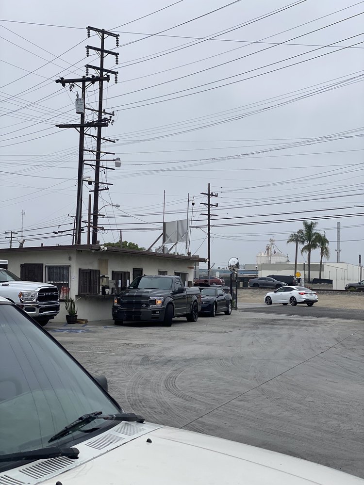 LUCAS AUTO CENTER Updated September 2024 18 Photos & 28 Reviews