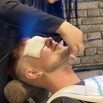 Elementz Barber - Straight Razor Beard Trim - Barbers Near Me - Bothell, Washington Elementz Barber - Straight Razor Beard Trim - Barbers Near Me - Bothell, Washington