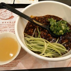 翡翠拉麵小籠包