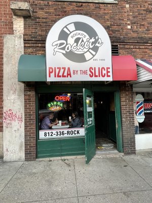 Rockit's Famous Pizza by null