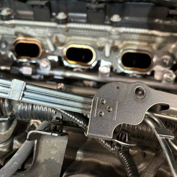 Quirk Nissan - Intake Manifold with alleged rat droppings - Car Dealers Near Me - Quincy, Massachusetts Quirk Nissan - Intake Manifold with alleged rat droppings - Car Dealers Near Me - Quincy, Massachusetts