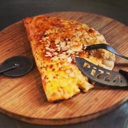 Pizza Globe-Trotteur - Calzone