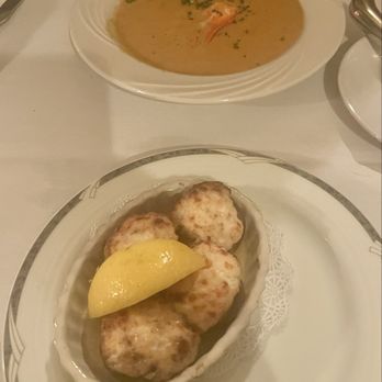 Ye Olde Tavern - Stuffed mushrooms - American Near Me - Manchester, Vermont Ye Olde Tavern - Stuffed mushrooms - American Near Me - Manchester, Vermont
