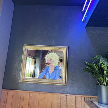 The Wiggle Room - Bars Near Me - Milwaukee, Wisconsin