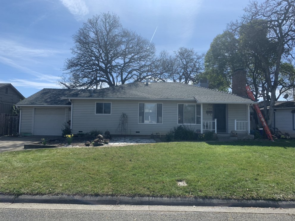 Slide of Daniel’s Roofing