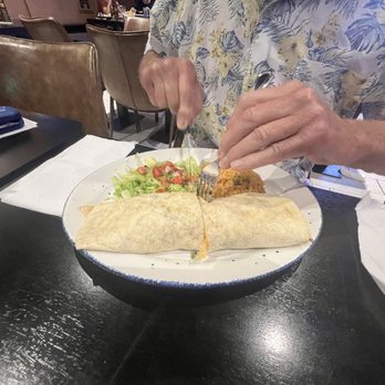 La Hacienda Mexican Restaurant - Chicken burrito - Mexican Near Me - Bluffton, South Carolina La Hacienda Mexican Restaurant - Chicken burrito - Mexican Near Me - Bluffton, South Carolina