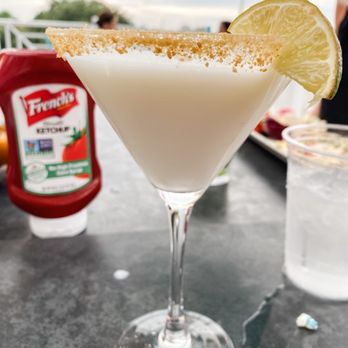 Pineapples - Bars Near Me - Melbourne, Florida