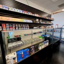 Ripz Smoke Shop - Vapes, Grinders, Ash Trays, and Torches!!