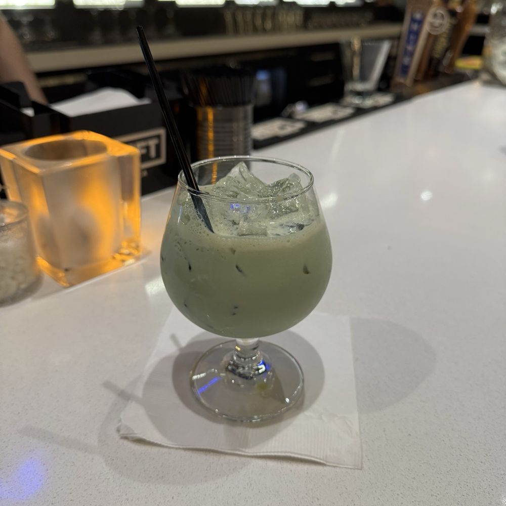 W XYZ Bar - Thin Mint Cookie - Cocktail Bars Near Me - Austin, Texas W XYZ Bar - Thin Mint Cookie - Cocktail Bars Near Me - Austin, Texas