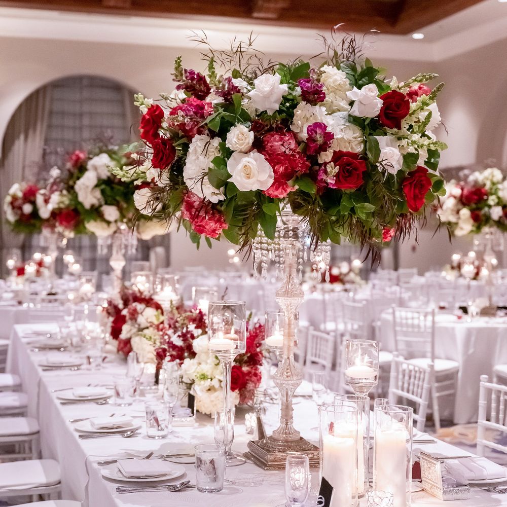 Paul Fenner Floral Design - Flowers by Paul Fenner Floral Design;
Coordination by Lisa Simpson;
Photography by Luzye - Floral Designers Near Me Paul Fenner Floral Design - Flowers by Paul Fenner Floral Design;
Coordination by Lisa Simpson;
Photography by Luzye - Floral Designers Near Me