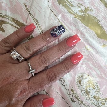 Divine Nails & Spa - Nail Salons Near Me - Tyler, Texas