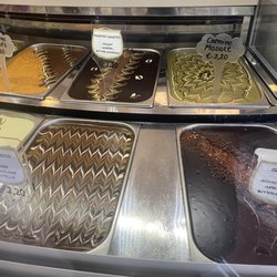 Eis Cafe Rialto - Classico, chocolate, nutella and nut.
