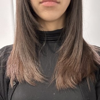 18 Pell Hair - After the cut the left and right side are completely different. - Hair Salons Near Me - New York, New York 18 Pell Hair - After the cut the left and right side are completely different. - Hair Salons Near Me - New York, New York