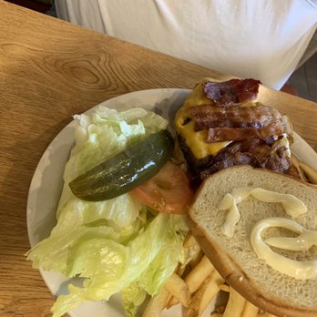 Davids Restaurant - Giant bacon cheeseburger - New American Near Me - Asheboro, North Carolina Davids Restaurant - Giant bacon cheeseburger - New American Near Me - Asheboro, North Carolina