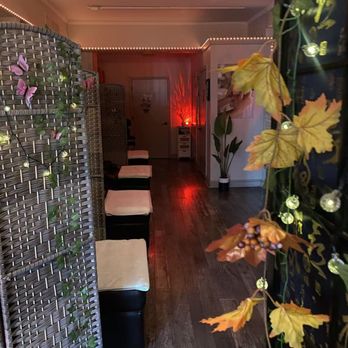 Jiameng Foot Spa - Interior hallway of Jiameng Body and Foot Spa featuring a calm, quiet, and relaxing atmosphere for guests. - Day Spas Near Me - Huntington, New York Jiameng Foot Spa - Interior hallway of Jiameng Body and Foot Spa featuring a calm, quiet, and relaxing atmosphere for guests. - Day Spas Near Me - Huntington, New York