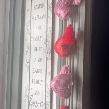 Early Bird Breakfast & Lunch - Valentine's decor - Breakfast & Brunch Near Me - Kingston, Massachusetts Early Bird Breakfast & Lunch - Valentine's decor - Breakfast & Brunch Near Me - Kingston, Massachusetts