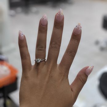V Nails & Spa - Nail Salons Near Me - Anaheim, California