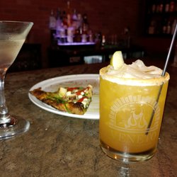 Veneto Wood Fired Pizza and Pasta - Cocktails and Pizza .. YUM !