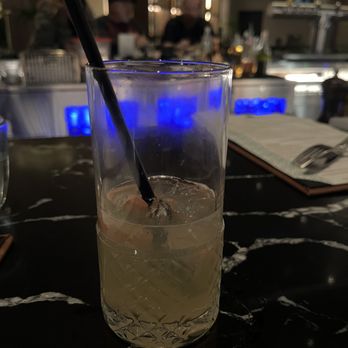 St Cruz - Honeysuckle Highball - Wine Bars Near Me - Tucson, Arizona