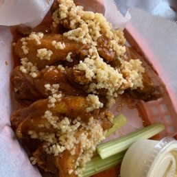Hot garlic wings