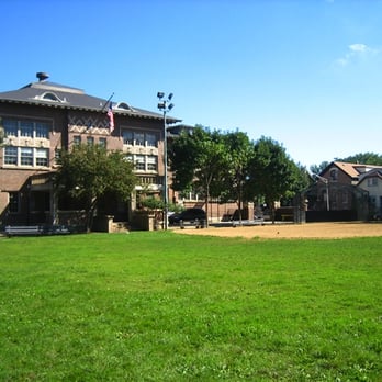 Holstein Park - Holstein Field House - Parks Near Me - Chicago, Illinois