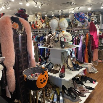 Lisa's Luxury Consignment - Used, Vintage & Consignment Near Me - Baltimore, Maryland