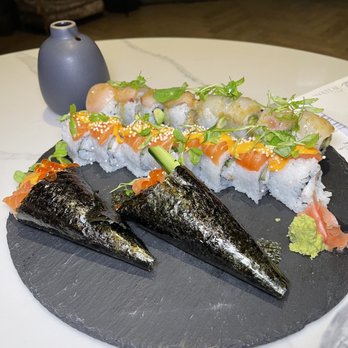 Chateau Carbide - Spicy Salmon Hand Roll Windy City Roll Midway Roll - Cocktail Bars Near Me - Chicago, Illinois Chateau Carbide - Spicy Salmon Hand Roll Windy City Roll Midway Roll - Cocktail Bars Near Me - Chicago, Illinois