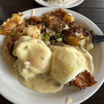 Carolyn's Cafe - Fried chicken benedict - Breakfast & Brunch Near Me - Redlands, California