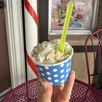 Sweet Country Charm - Lemon pie gelato - Candy Stores Near Me - Payson, Arizona