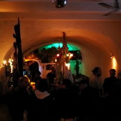 Brown Sugar - Amazing music and vibe more than recommended, good drinks and good prices (6€ for a mixed drink)
