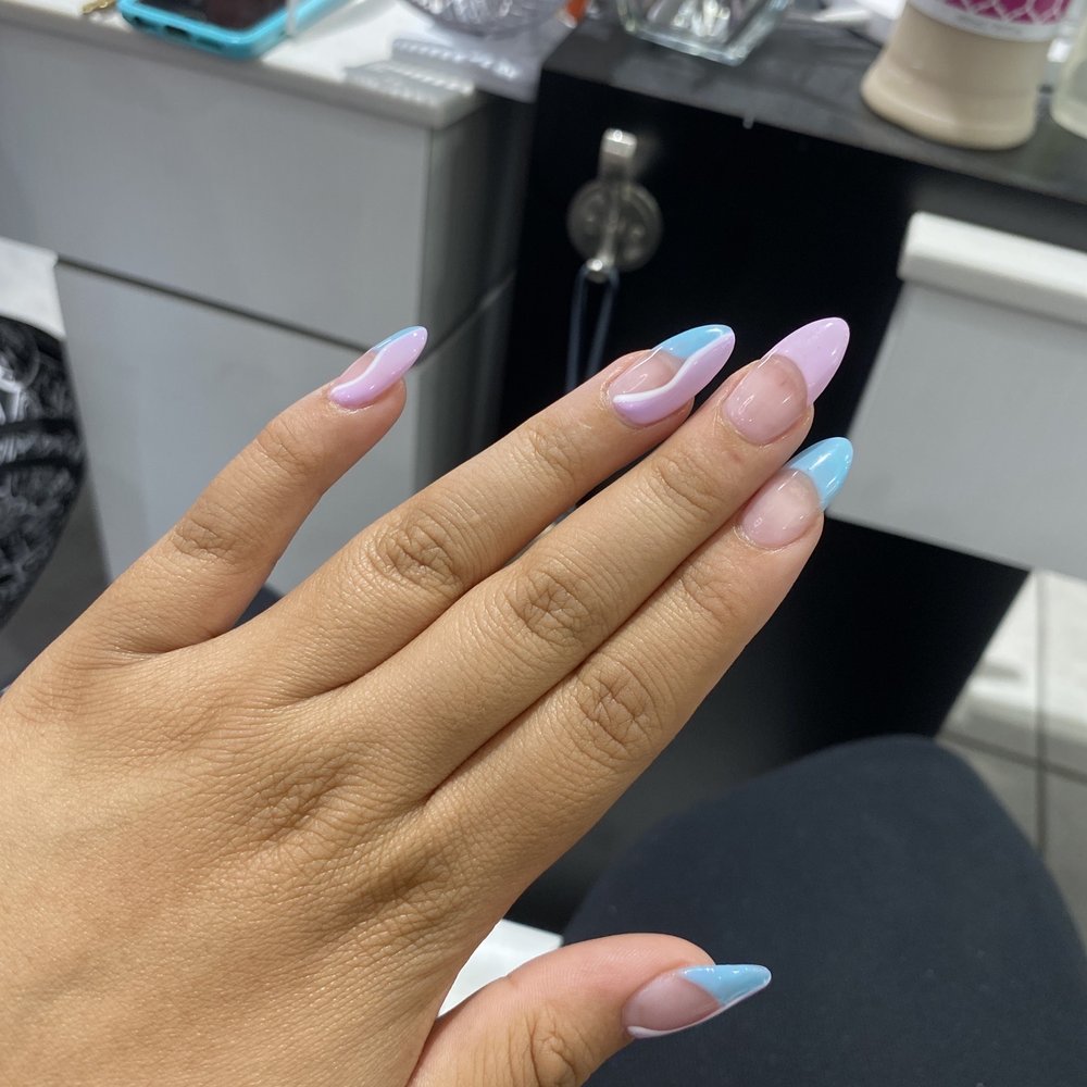 Full set with Lavender,blue, and white design