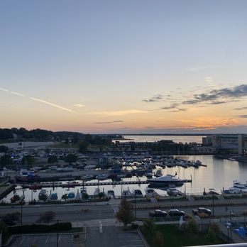 Oliver's Rooftop - Erie sunset - New American Near Me - Erie, Pennsylvania