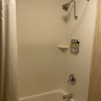 Holiday Inn & Suites Duluth-Downtown - Good Shower - Hotels Near Me - Duluth, Minnesota
