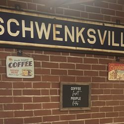 Snoozy's Cafe - Decor