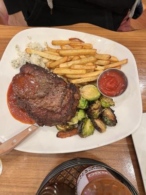 Cherrywood BBQ & Ale House by null