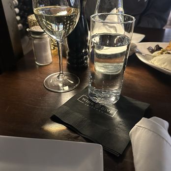 Wine Dive + Kitchen - Lawrence - Chardonnay - New American Near Me - Lawrence, Kansas